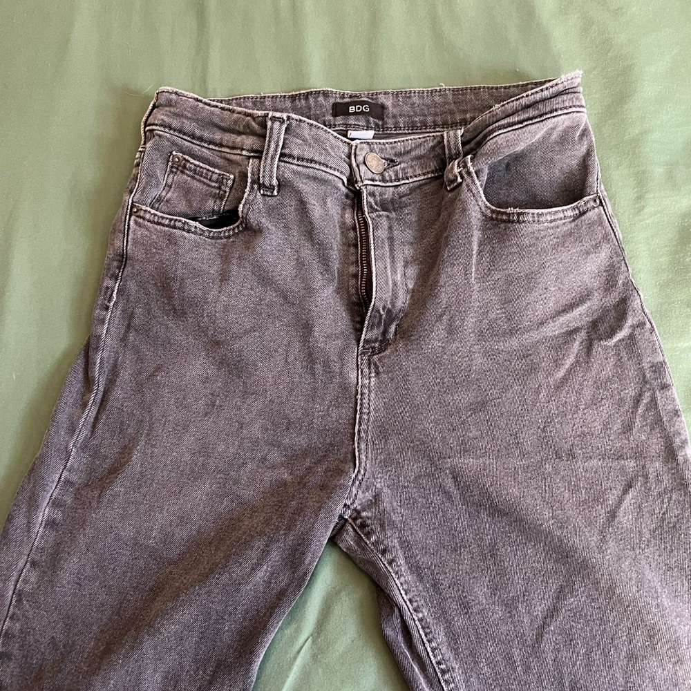 Urban Outfitters BDG High-Rise Cropped Raw Frayed Hem In Washed Off Black